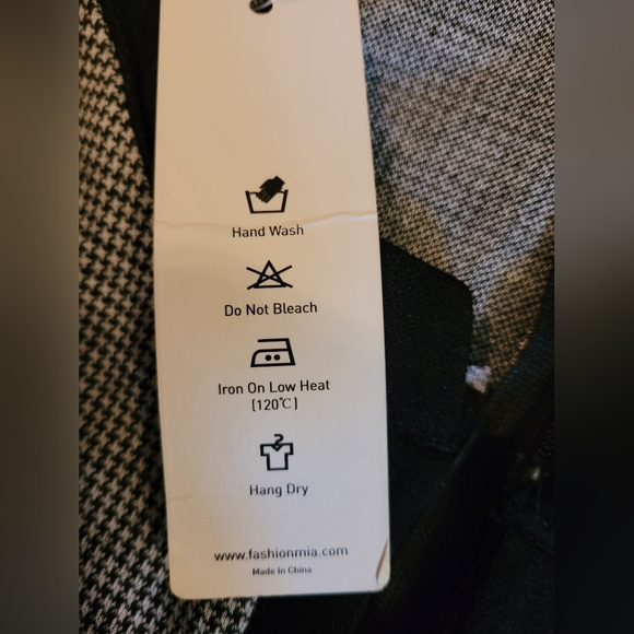 NWT Dress, Longer sleeves for Fall/Winter. - Picture 5 of 10